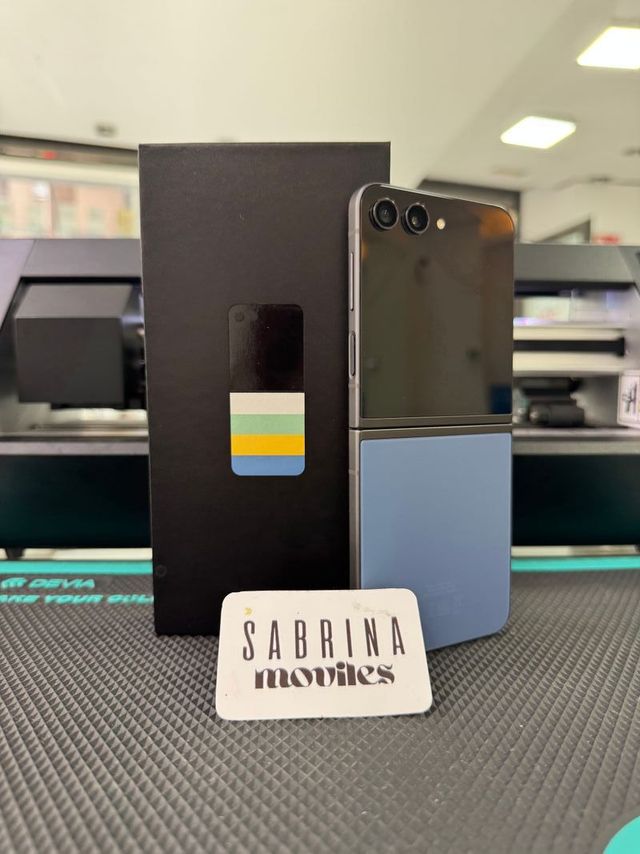 SAMSUNG Z Flip5 256GB como nuevo