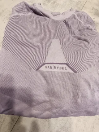 Camiseta térmica violeta