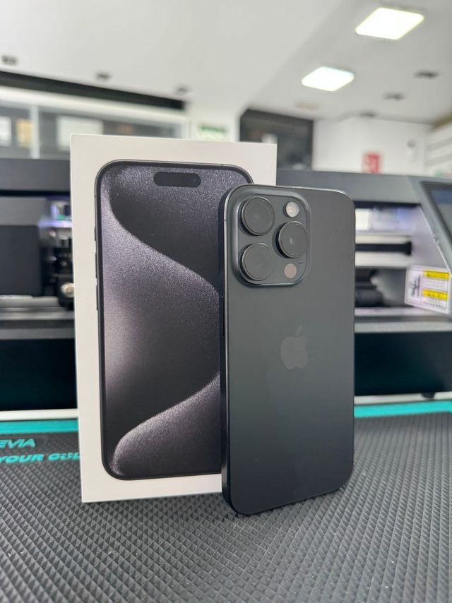 IPHONE 15 PRO 256GB COMO NUEVO