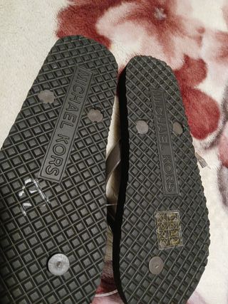 Chanclas Michael Kors Marrón y Dorado