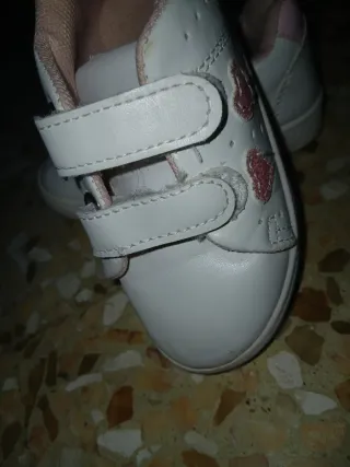 Zapatillas niña blancas velcro