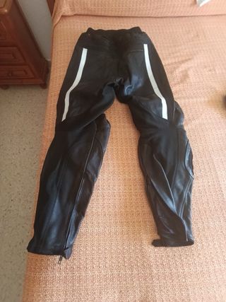 Mono de cuero para moto