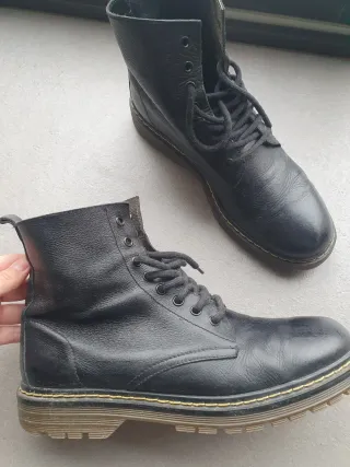 Botas de piel negras