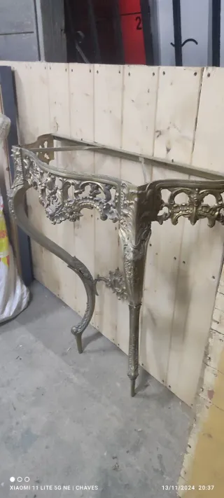 Aparador Bronce y Mármol con Espejo