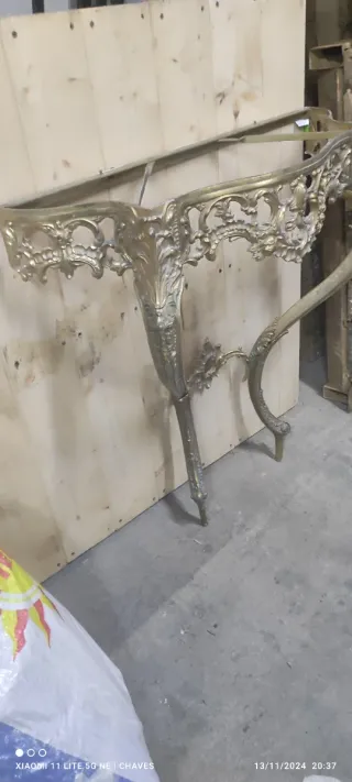 Aparador Bronce y Mármol con Espejo