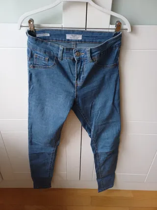 Pantalones vaqueros Bershka azules