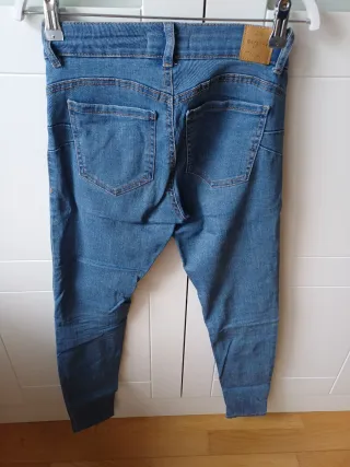 Pantalones vaqueros Bershka azules