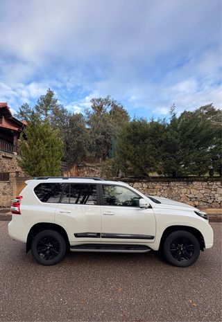 Toyota Land Cruiser Limited 2017