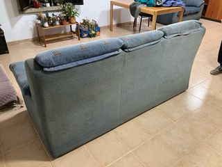 Se regalan 2 sofás
