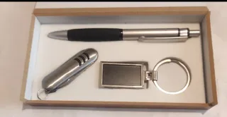 Set Regalo: Bolígrafo, Llavero, Cortaúñas/multiuso