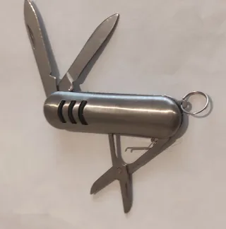 Set Regalo: Bolígrafo, Llavero, Cortaúñas/multiuso