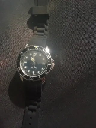 Reloj Negro y Plateado