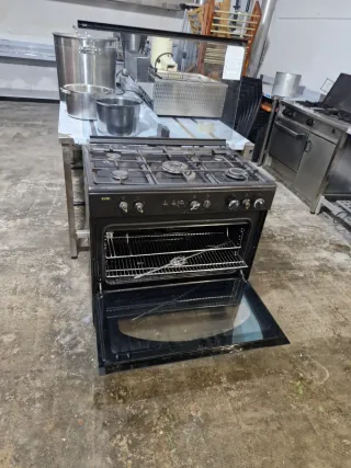 Cocina de gas 5 fuegos con horno