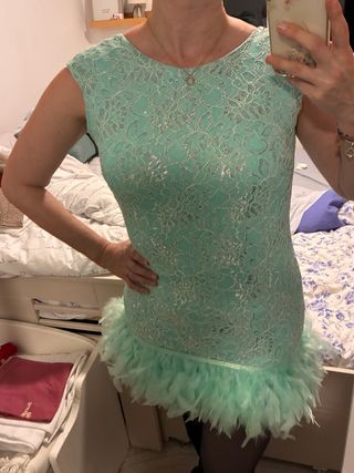 Vestido fiesta con plumas talla S