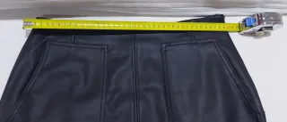 Falda polipiel negra