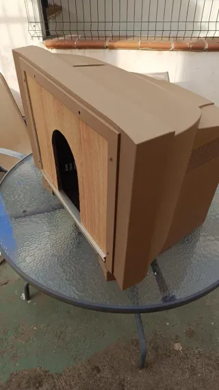 Caseta TV para perro/gato