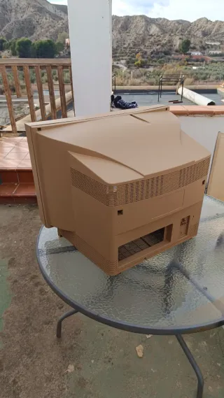 Caseta TV para perro/gato