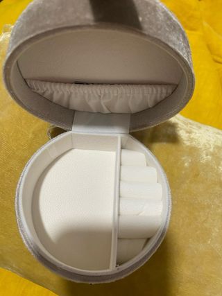 Joyero terciopelo gris con inicial E