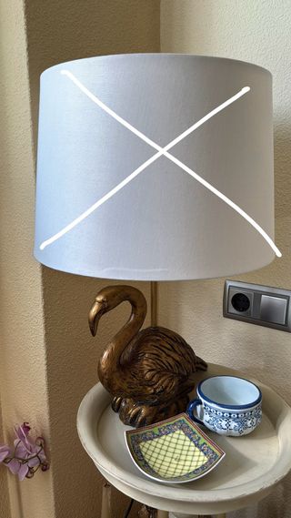 Pie de lámpara flamenco dorado