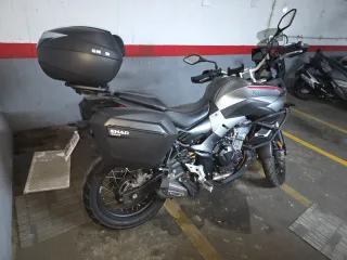 Voge 525 DSX con maletas