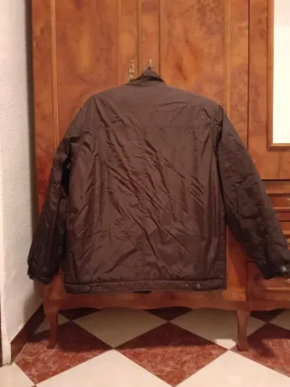 Chaqueta impermeable hombre marrón