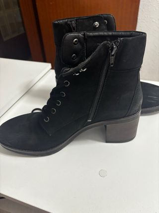 Botín negro de piel usado 2 veces!!