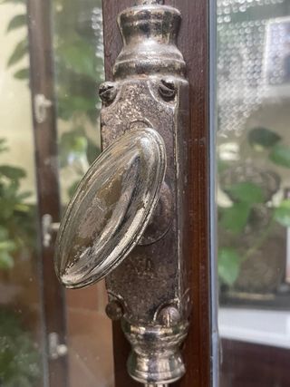 Vitrina médica antigua madera y cristal