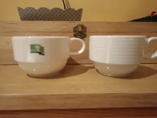 Tazas de té de porcelana blanca