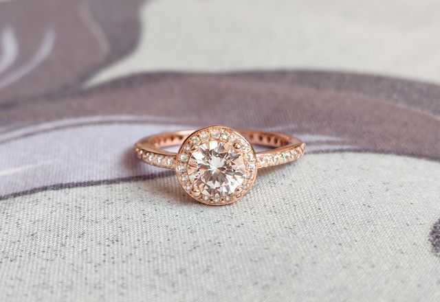 Conjunto brillante rosado