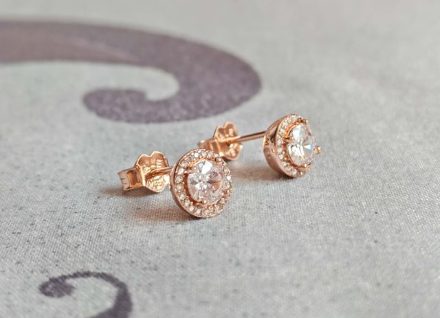 Conjunto brillante rosado