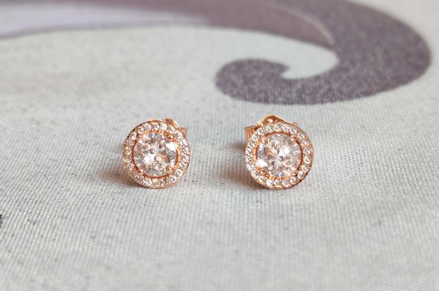 Conjunto brillante rosado