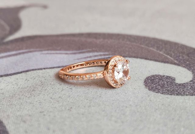 Conjunto brillante rosado