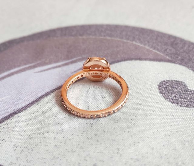 Conjunto brillante rosado