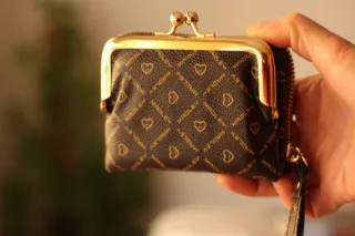 Monedero de Mujer Marrón y Dorado.