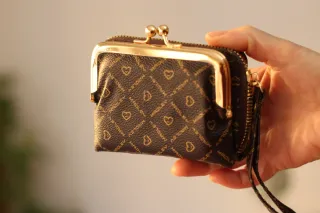 Monedero de Mujer Marrón y Dorado.