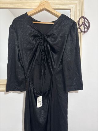 Vestido negro manga larga
