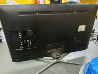 Televisor Samsung Negro y Plateado