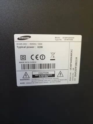 Televisor Samsung Negro y Plateado