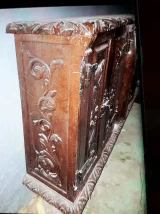 Aparador madera tallada vintage