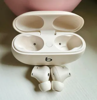 Beats Studio Buds + Marfil