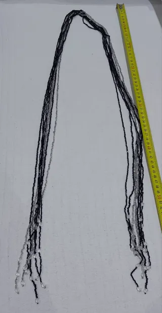 Cinturón de abalorios negro y plateado