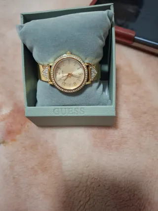 Reloj Guess Dorado Mujer