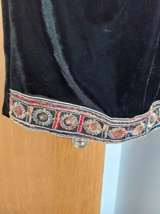 Lote vestidos terciopelo bordados.Talla M