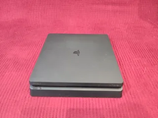 PS4 Slim 500GB + 2 Controller + Giochi