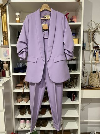 Conjunto malva chaqueta y pantalón sin estrenar