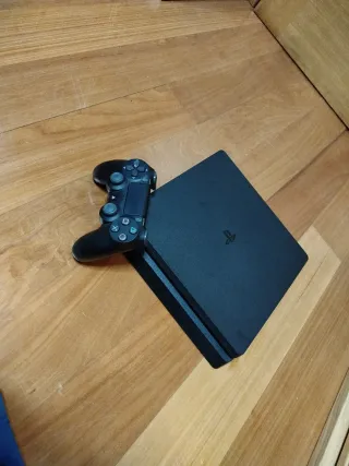 PS4 (PlayStation 4) Nera 500gb