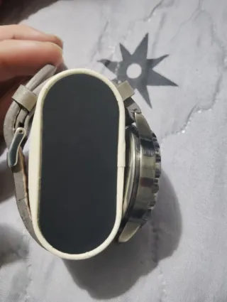 Reloj JCKY gris y plateado