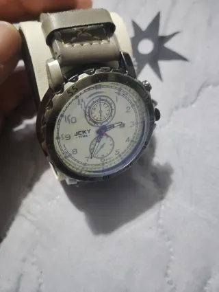 Reloj JCKY gris y plateado