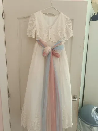 Vestido de comunión blanco con encaje