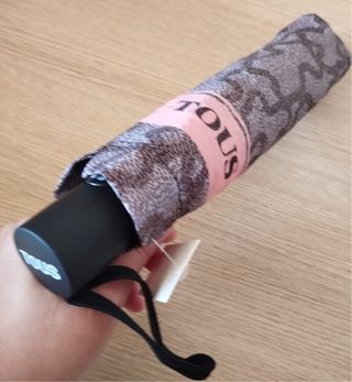 Paraguas TOUS estampado